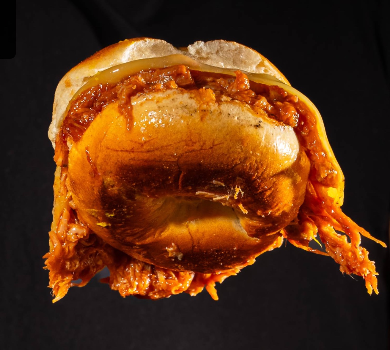 /images/dirtyBagels/bagelpulledpork.jpg
